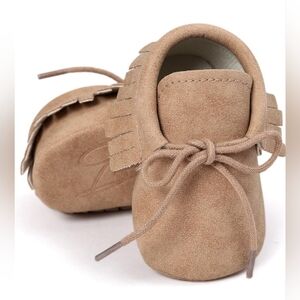 NWT Baby Girl's Pre walker soft sole khaki moccasins US size 4  brand size 6-12